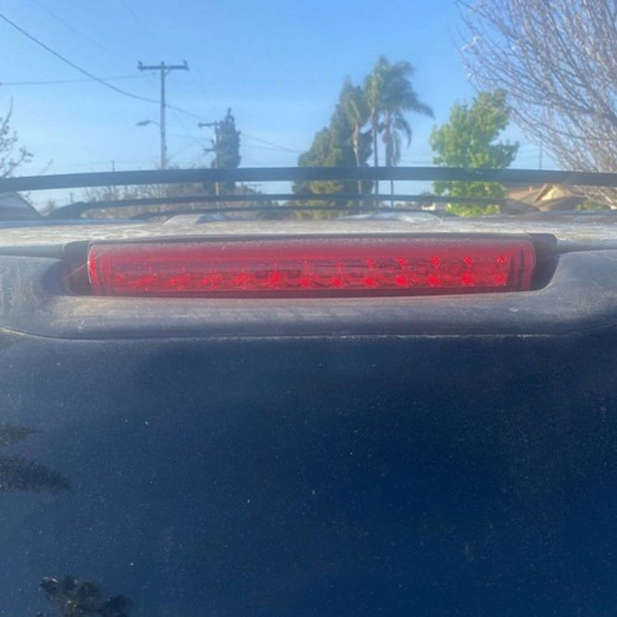 Solid Spare LED Third 3rd Brake Tail Light For Chevy Suburban Tahoe GMC Yukon 2000-2006 Red