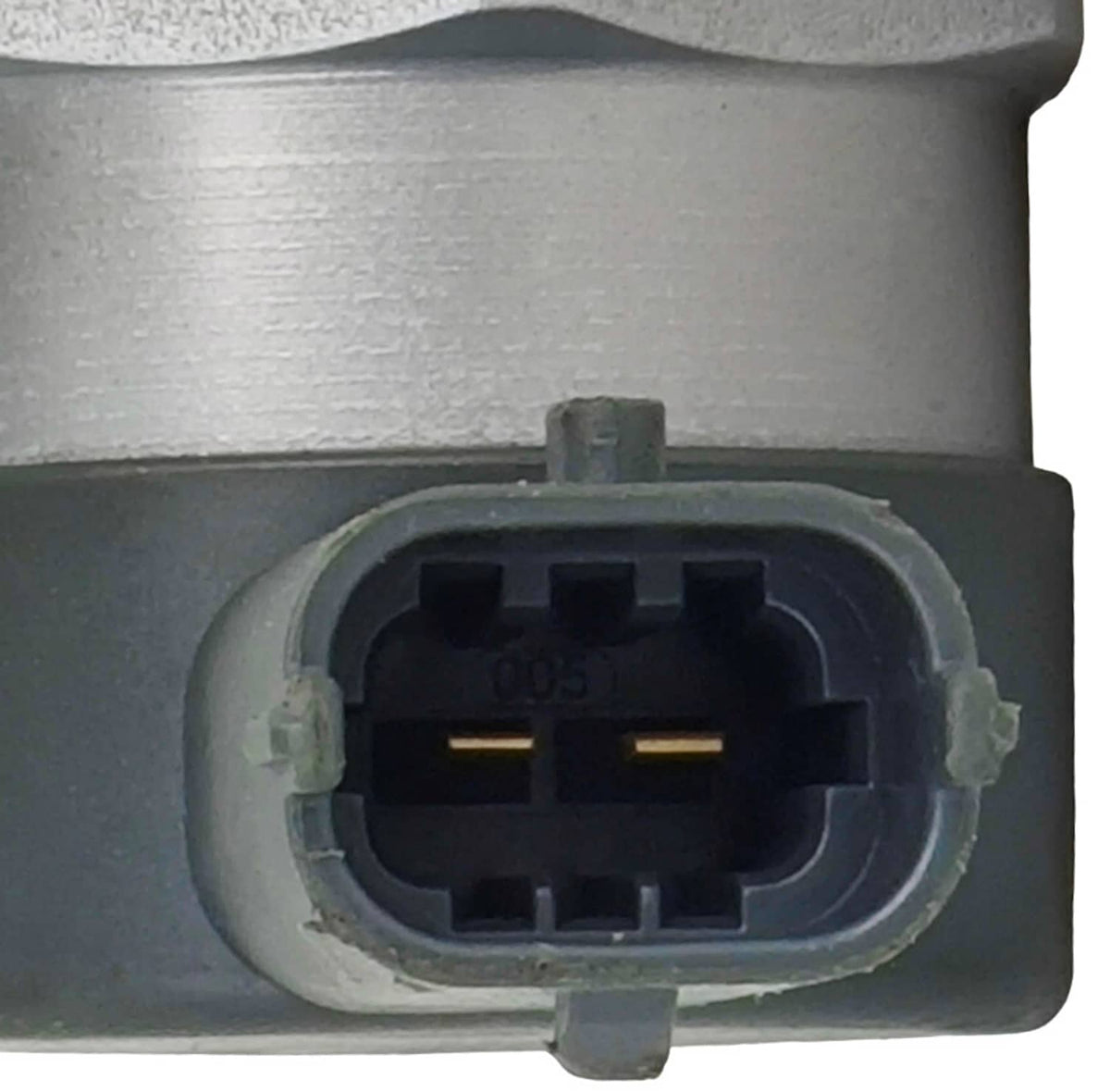 Solid Spare Fuel Pressure Regulator Relief Valve 0281002738 13537805734 for BMW X5 335D