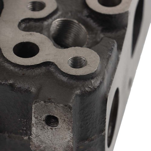 Solid Spare 19077-03048 Complete Cylinder Head For Bobcat Kubota V2203 V2203T V2203E V2203B