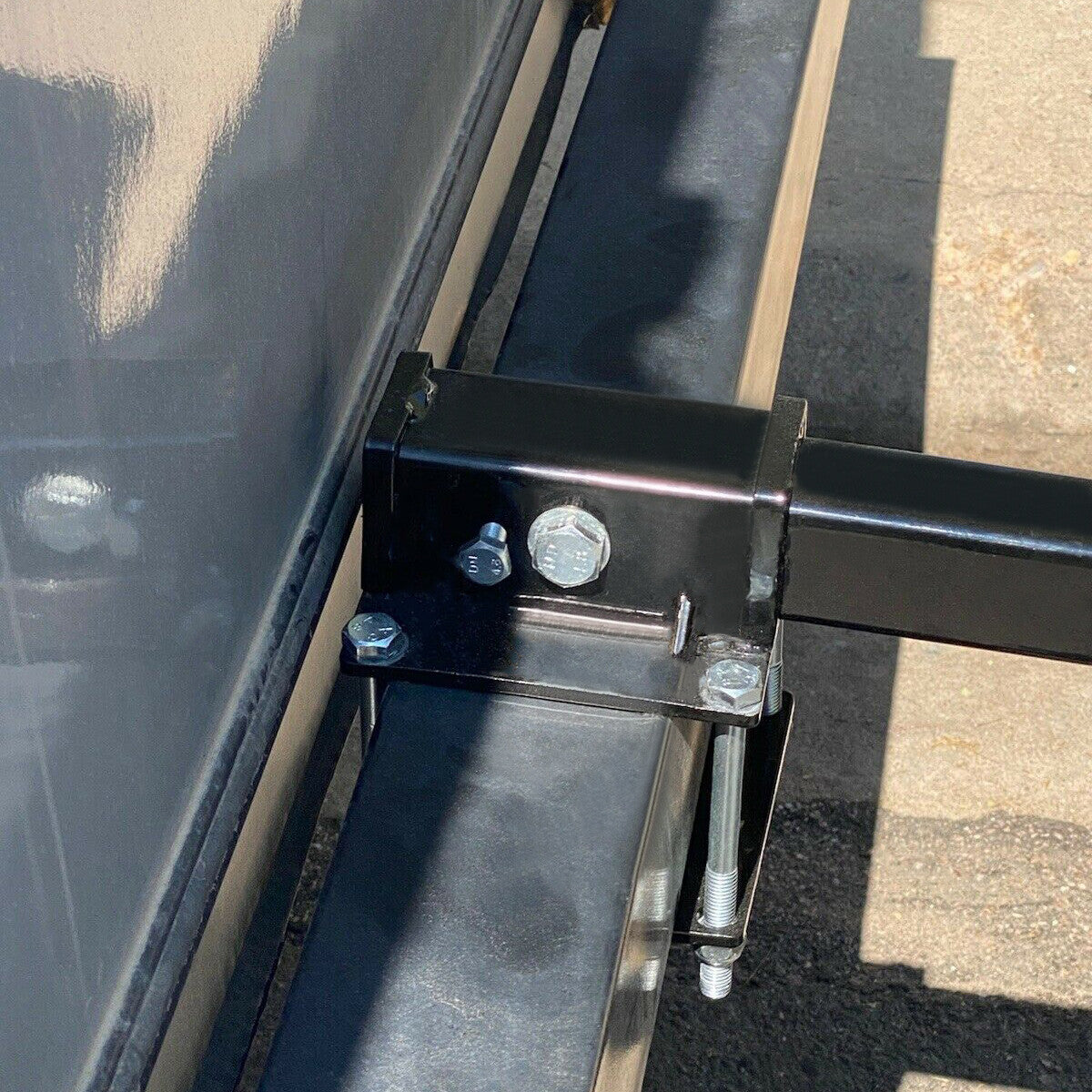 Solid Spare 4'' Square RV Bumper Receiver Adapter 2'' Hitch Mount Rack 2 Cargo Carrier tube