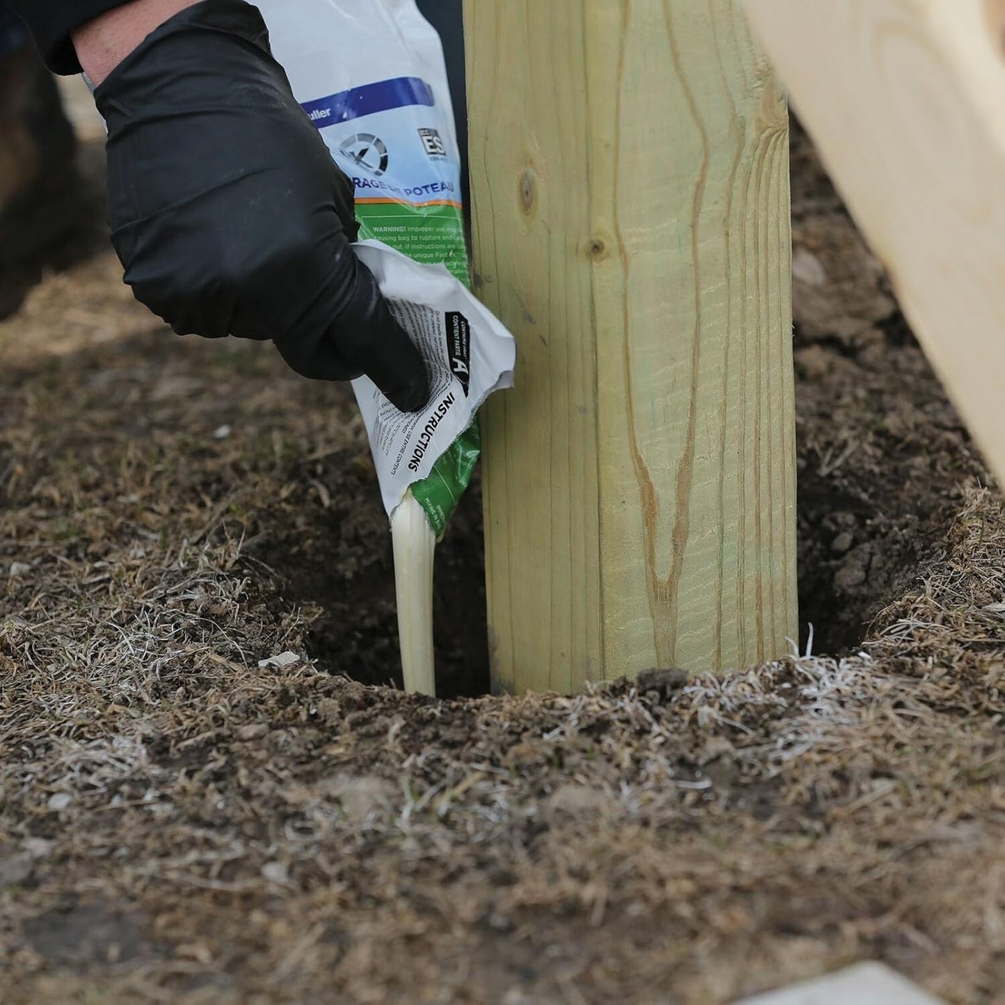 Fast 2K Post Anchor Mix Expanding Foam Concrete Alternative for Post Install (2)
