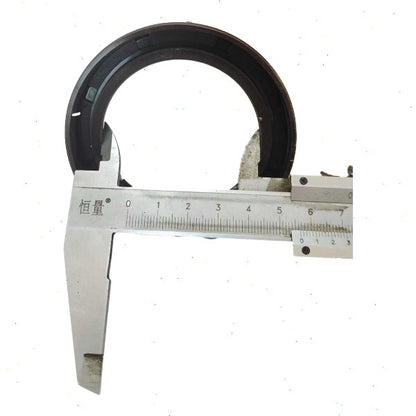Solid Spare 1C020-04140 6680680 Oil Seal For Bobcat S250 Kubota V2607 Part Replacement