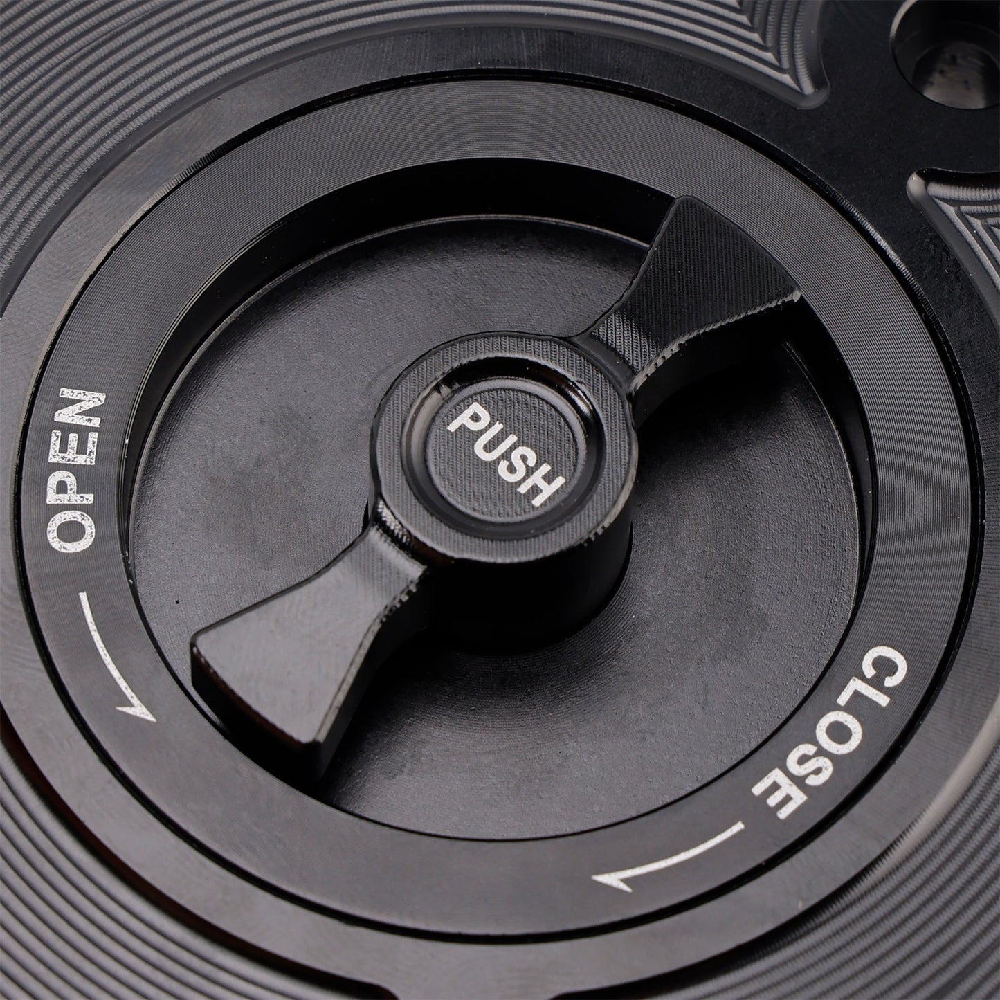 Quick Release Fuel Gas Tank Cap For Suzuki GSXR 600 GSX-R 750 1000 2004-2025