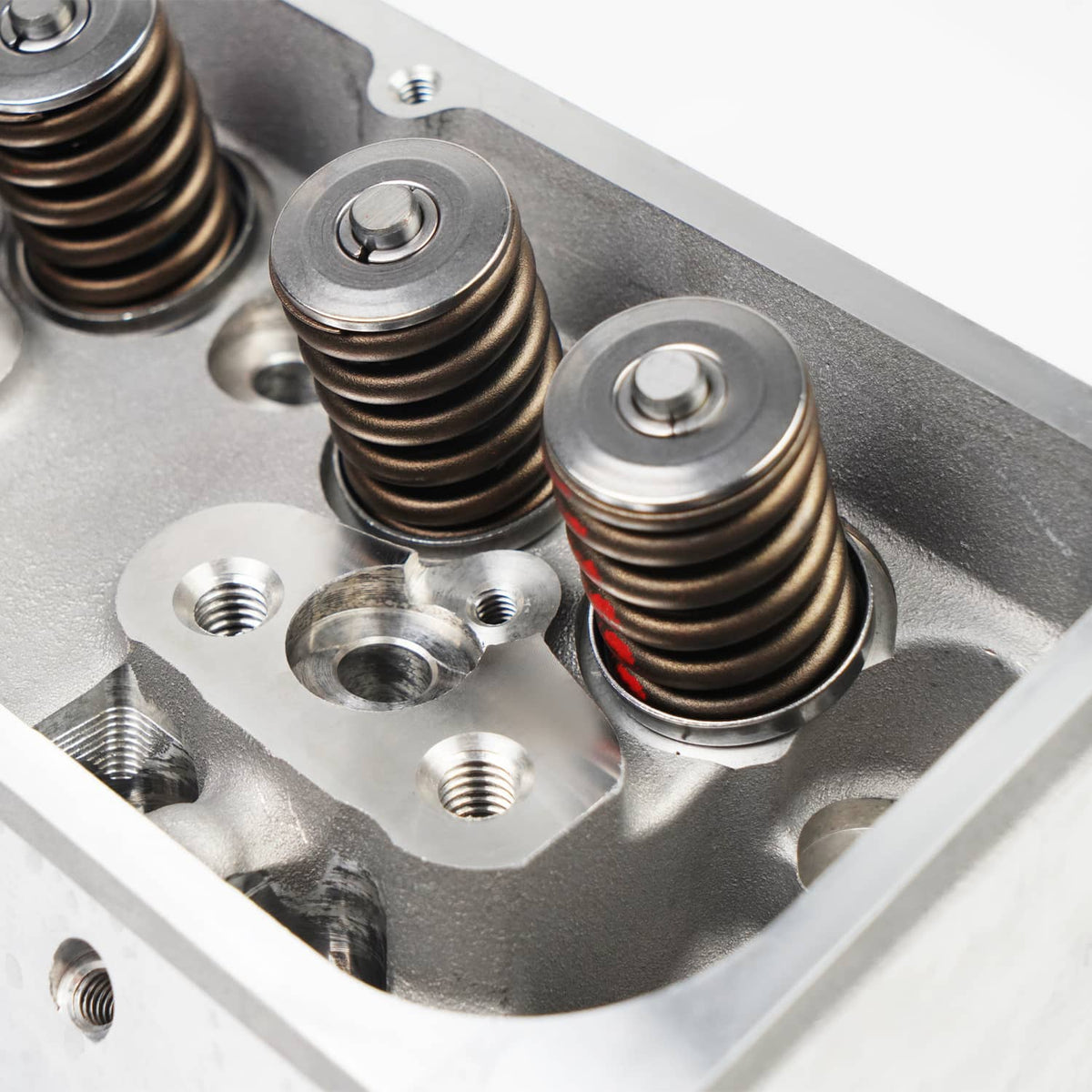 Solidspare 2x Complete Aluminum Cylinder Heads For SBC Chevy 350 190cc 64cc 2.02/1.60 Angle