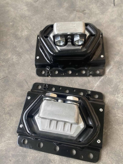 Solidspare New Engine Mounts Left + Right for Volvo D13 20499469 20723224 20499470 21228153