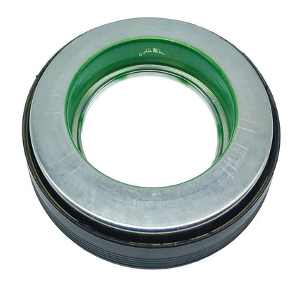 Solidspare Front Axle Seal & Greaseable U Joint Kit for 05-14 Ford Ford F250/350 Super Duty