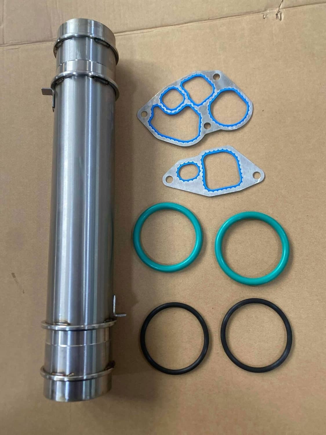 Solidspare New Oil Cooler Kit 1815904C2 for Navistar 1994-2003 DT466 DT466E DT530 DT530E