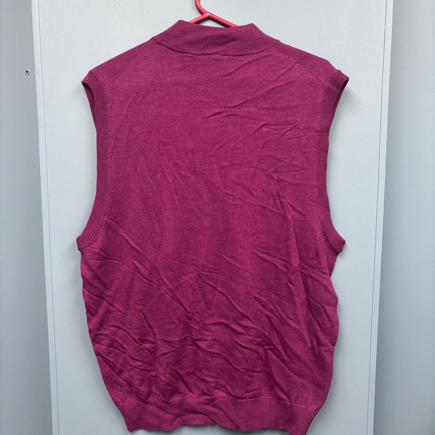 Men's L Donald Ross Sleeveless 1/4 Zip Vest Outerwear Fuschia 100 % Merino Wool