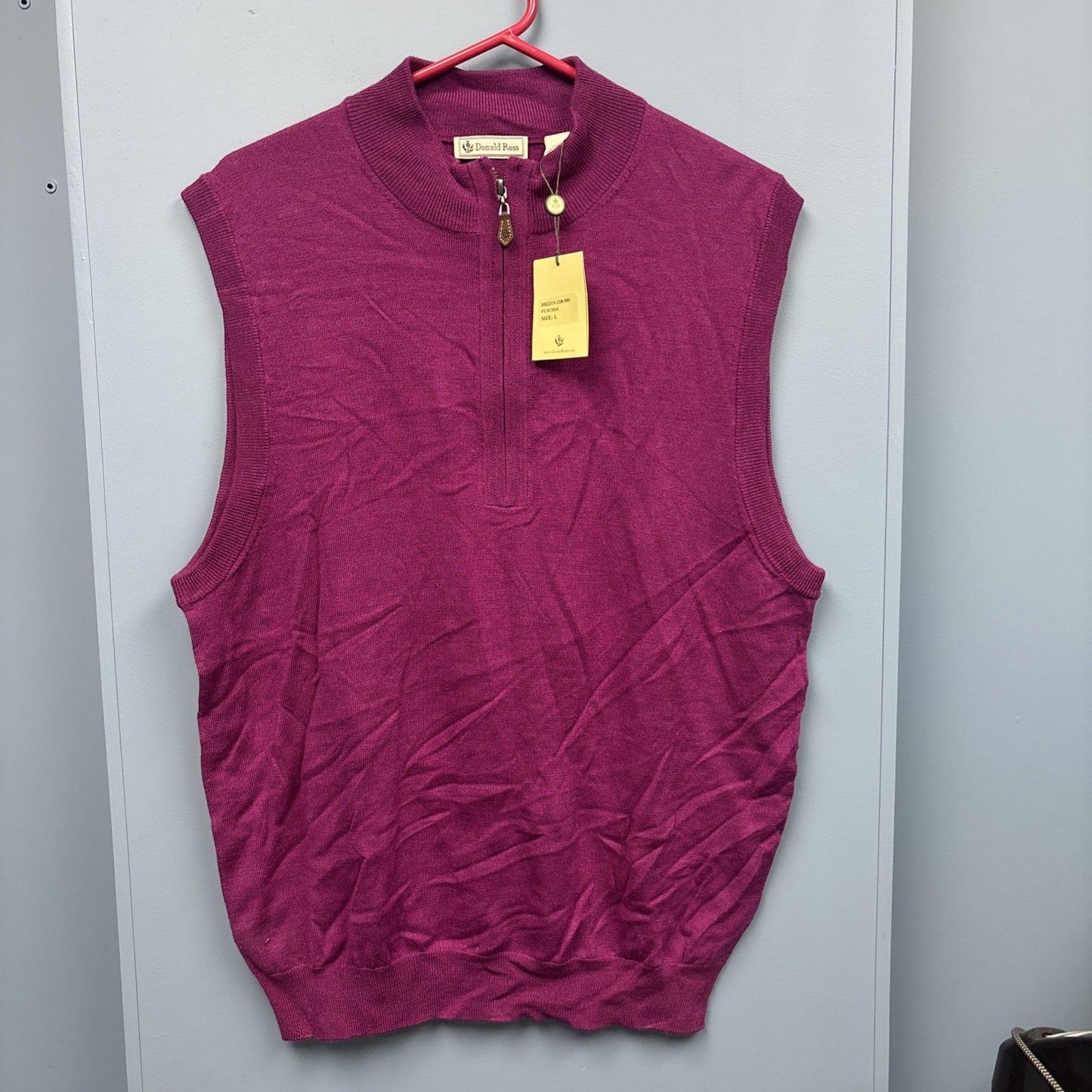 Men's L Donald Ross Sleeveless 1/4 Zip Vest Outerwear Fuschia 100 % Merino Wool