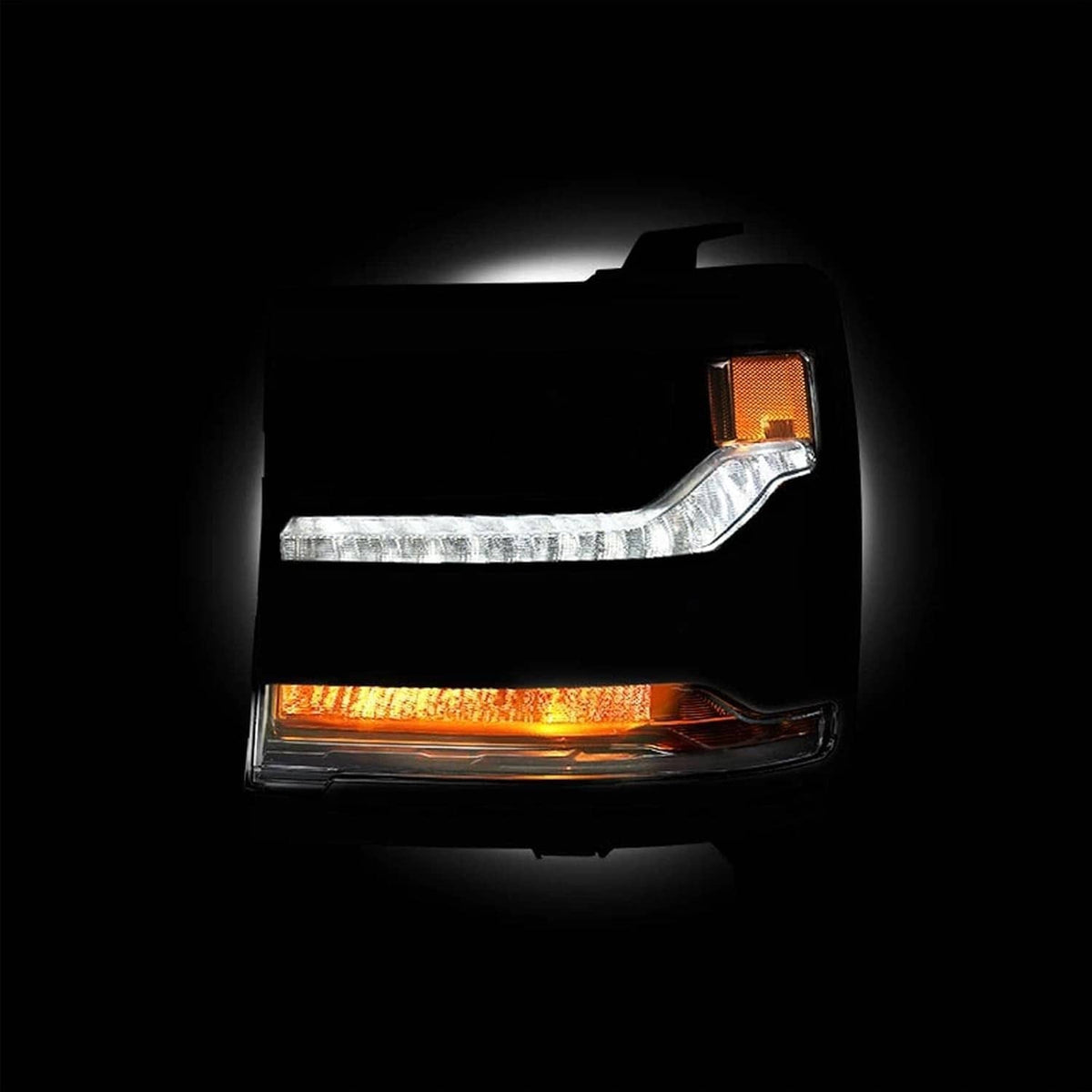 Solidspare Headlights Driver & Passenger Side For 16-18 Chevy Silverado HID/Xenon Headlamps