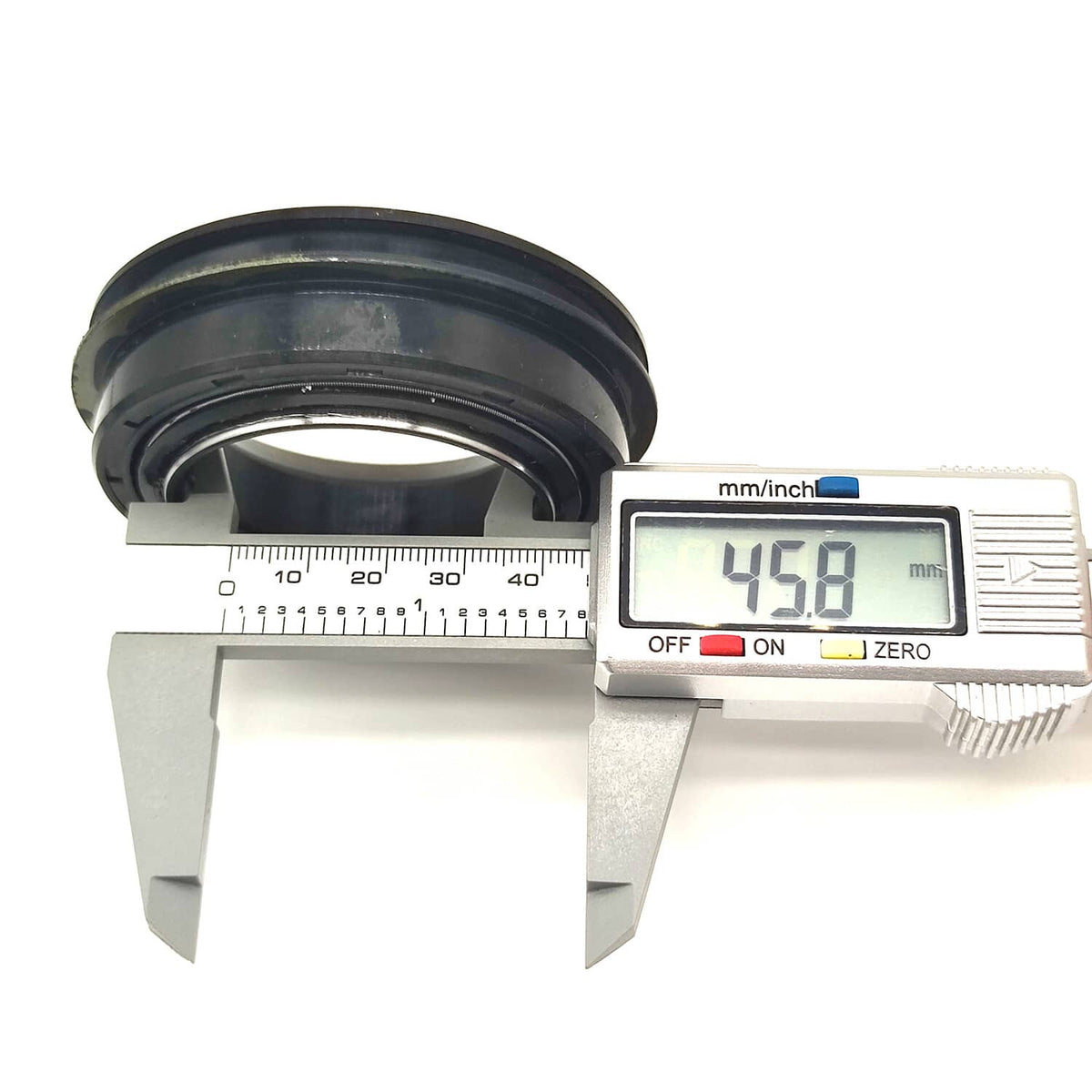 Solid Spare Oil Seal 34070-13370 For Kubota L2501D L2501H 3021-0006