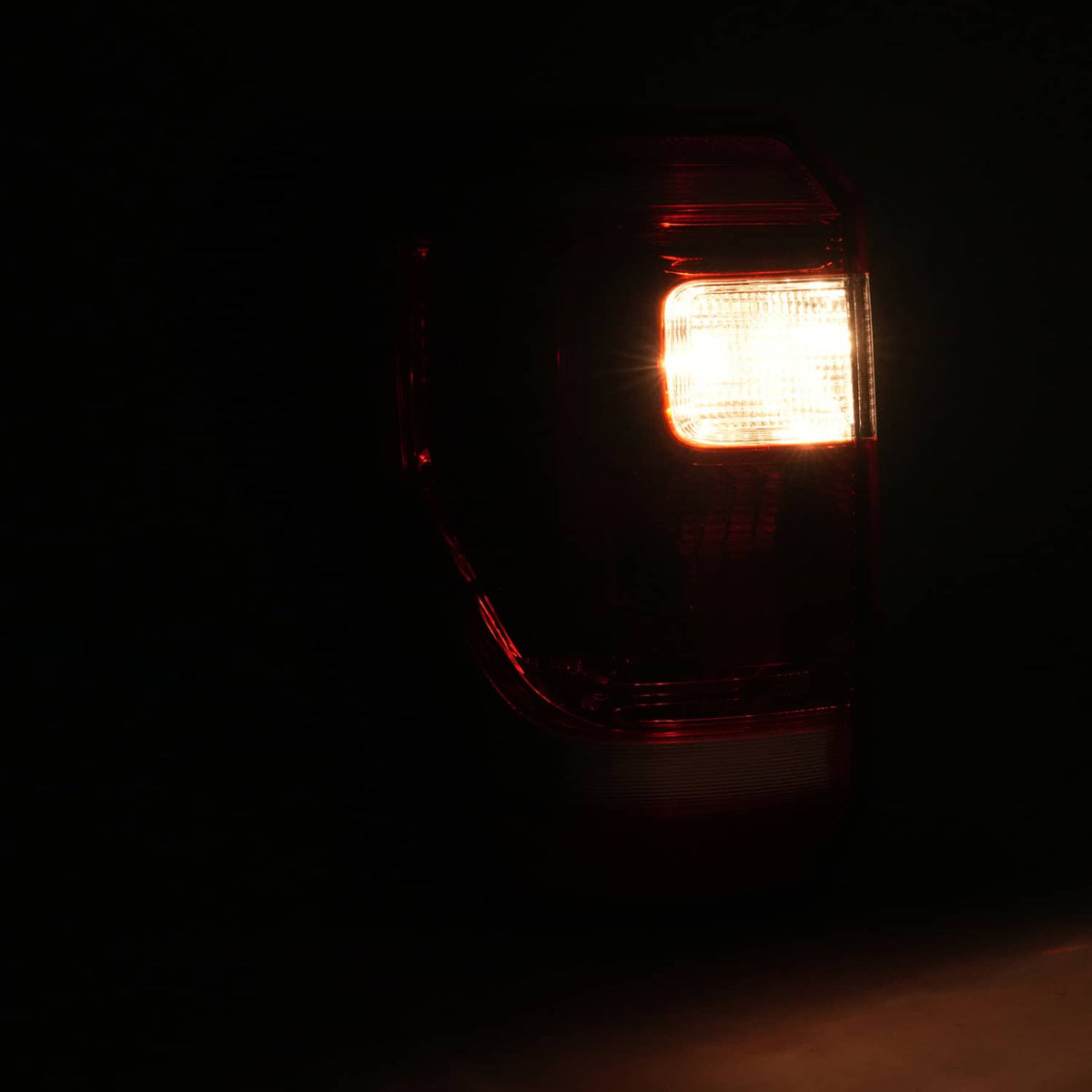 Solid Spare Halogen Tail Light Left Side Lamp Assembly For Ford Expedition XLT 2018-2021