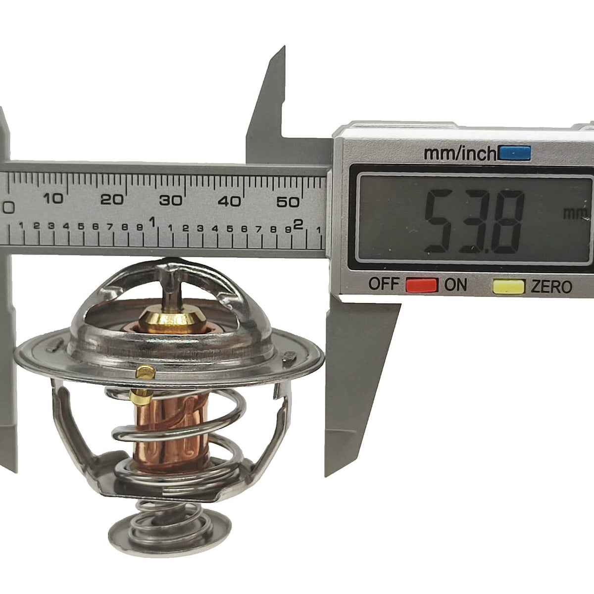 Solid Spare 82℃ Thermostat for Kubota M96 M7060 M8200 M8540 M8560 M9000 M9540 M9540 M9960