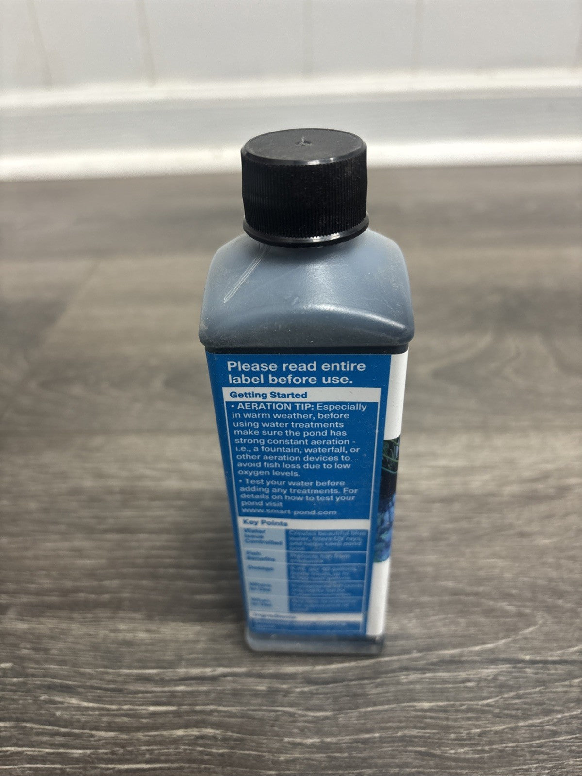 Smart Pond 8oz Pond Tint  treats 4000 gallons Creates Beautiful Blue Water 54407