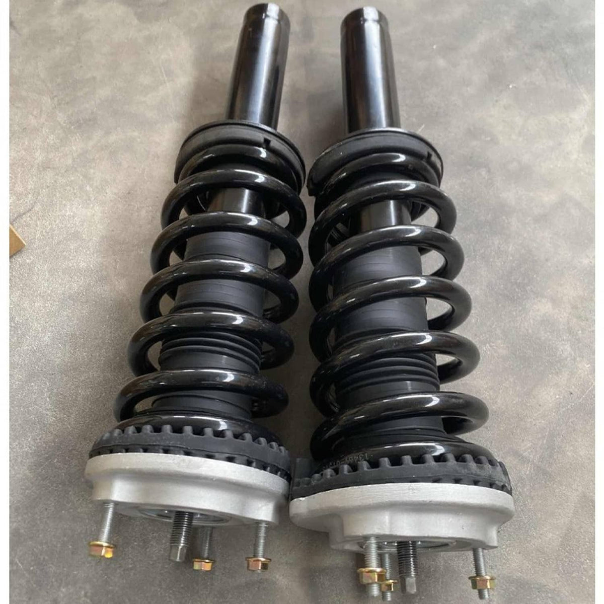 Solidspare Pair Front Shock Absorber Struts Assys For Maserati Ghibli M157 AWD 670008897