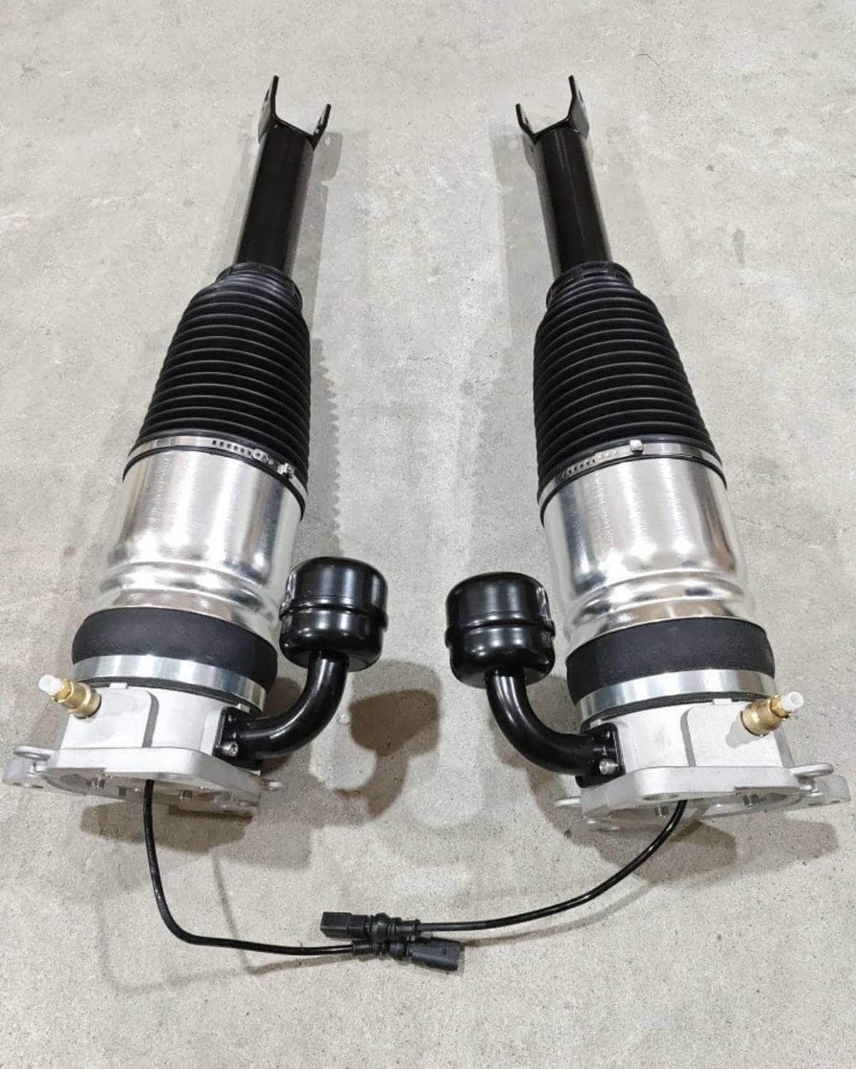Solidspare Pair Rear Air Suspension Shock Struts For 04-18Bentley Continental Flying Spur