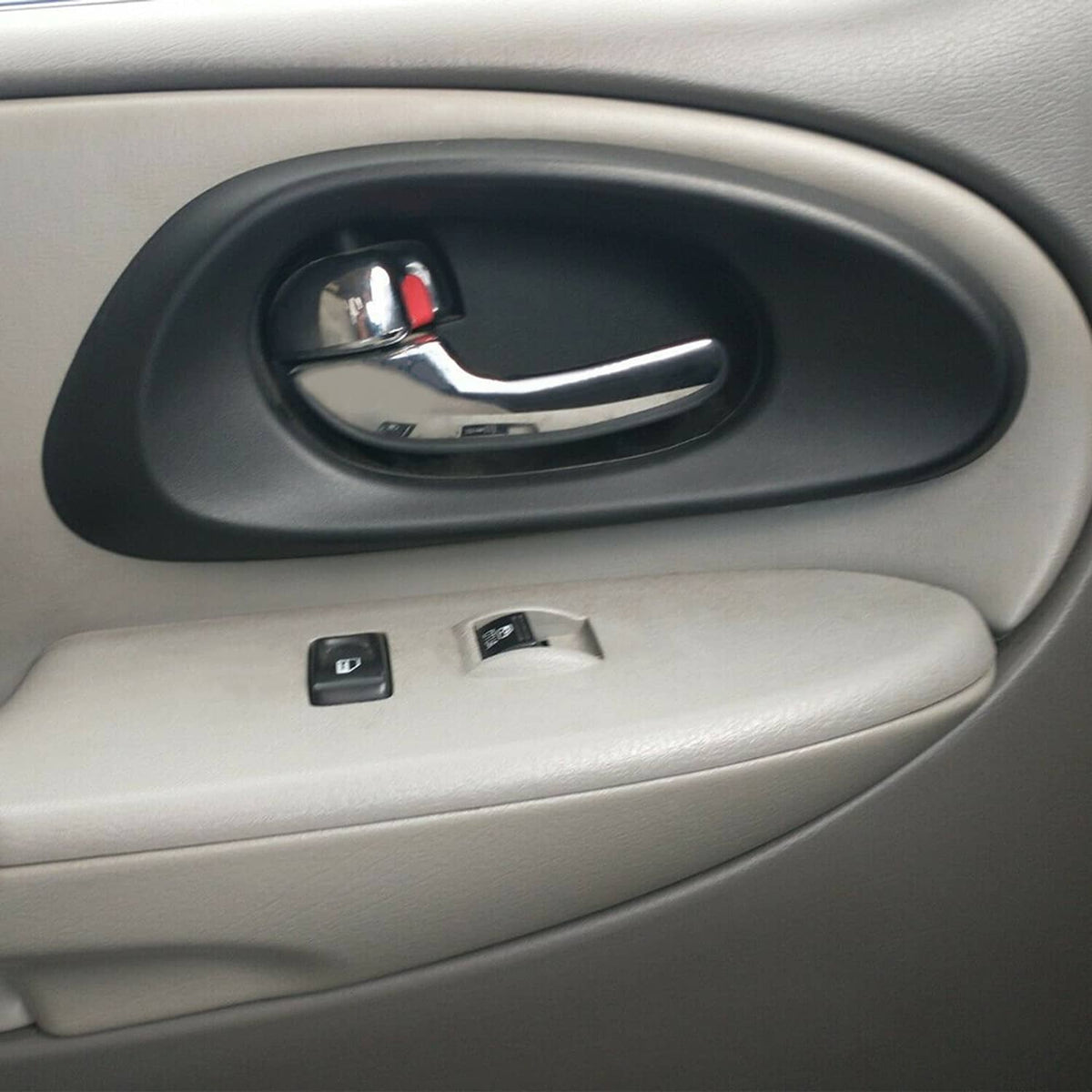 Solid Spare Front Left Inside DOOR HANDLE BEZEL For 2002-2009 Chevy Trailblazer # 15214501