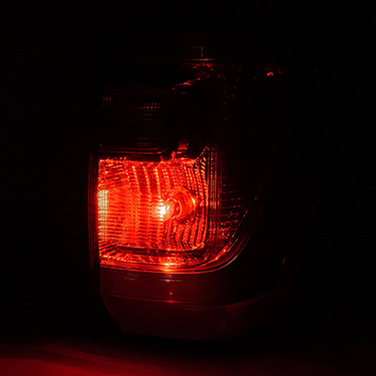 Solid Spare For 2018-2021 Ford Expedition XL/XLT Halogen Tail Light Brake Lamp Right Side
