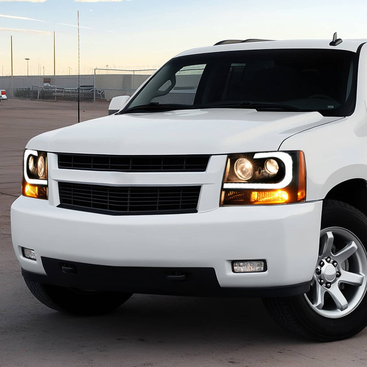 Solid Spare For 2007-14 Chevy Tahoe Suburban Avalanche LED DRL Projector Headlights Assembly