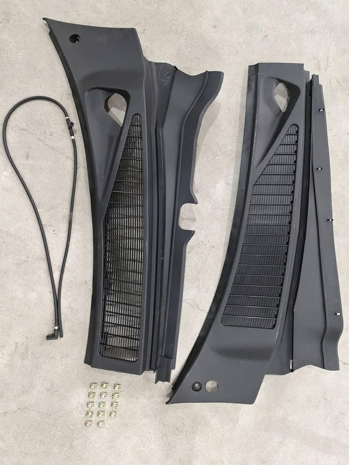 Solidspare Wiper Cowl Panel For Ford F250 F350 2008-2010 7C3Z-25022A69-AA 7C3Z-25022A68-AA