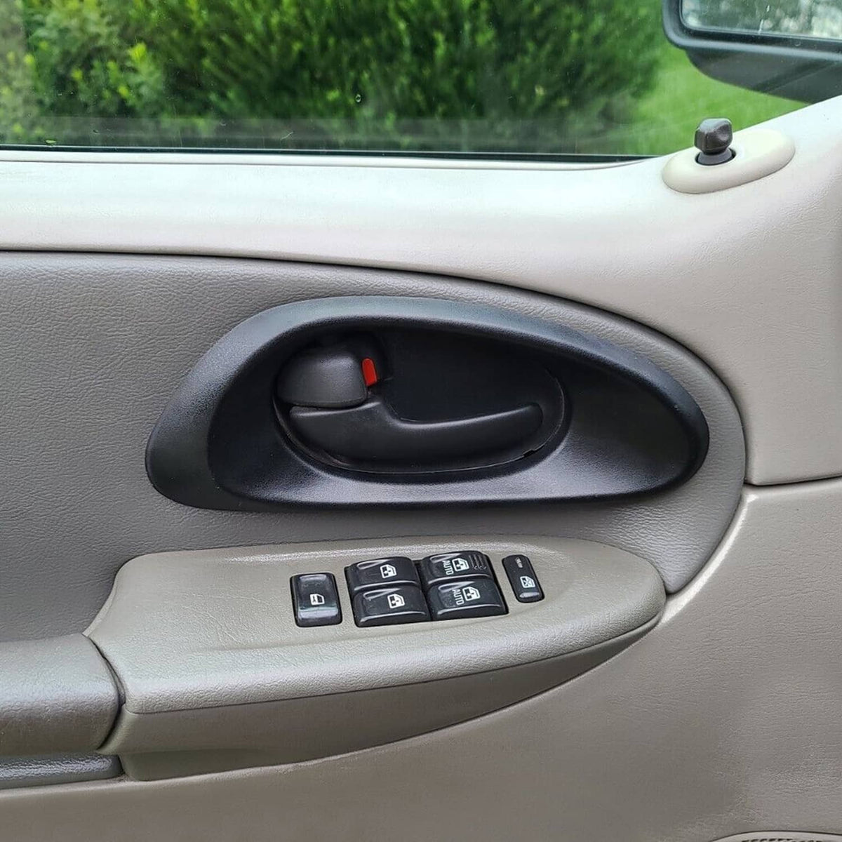 Solid Spare Front Left Inside DOOR HANDLE BEZEL For 2002-2009 Chevy Trailblazer # 15214501