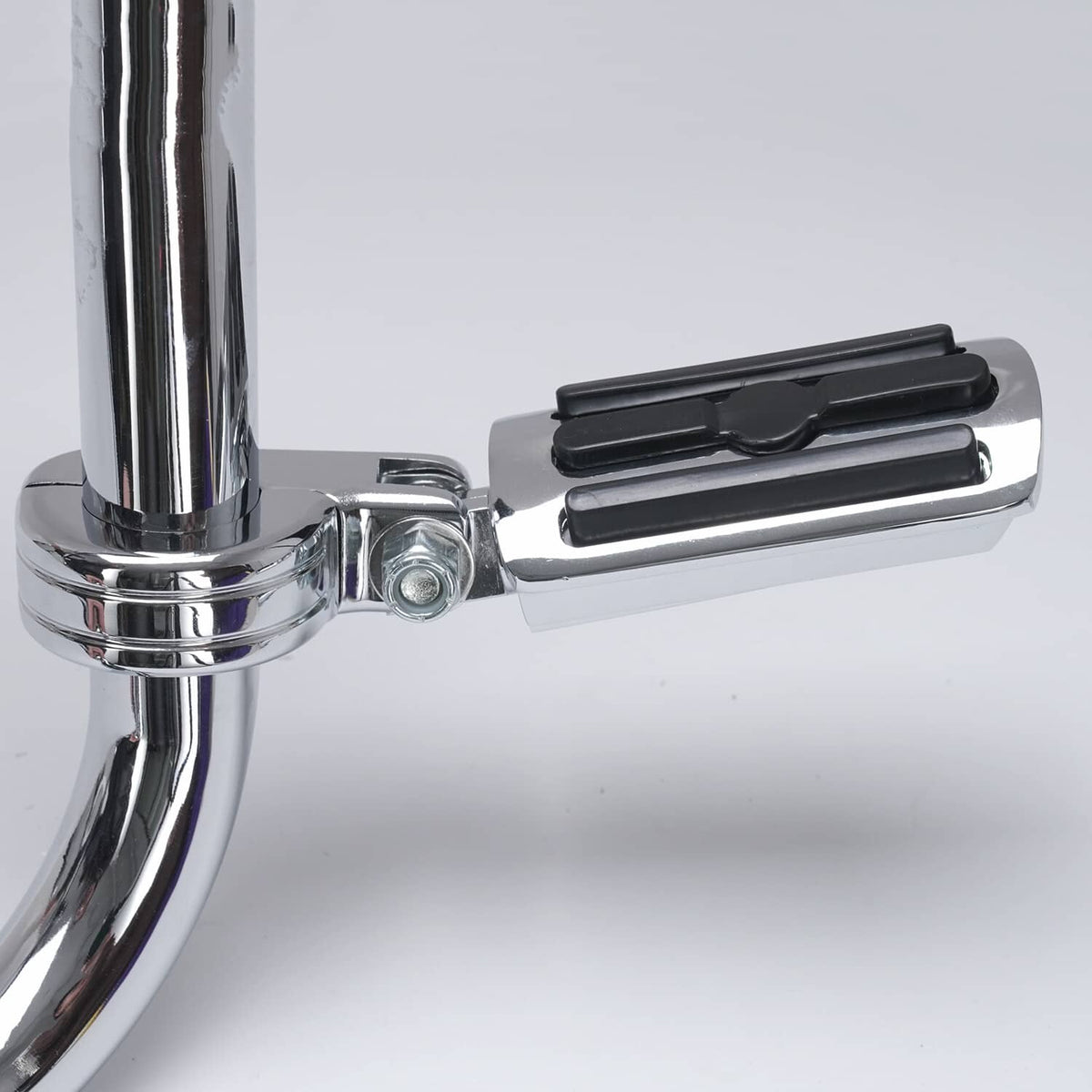 Solidspare 1.25" Engine Crash Bar Footpegs Foot Pegs For Harley Road Glide Softail Suzuki