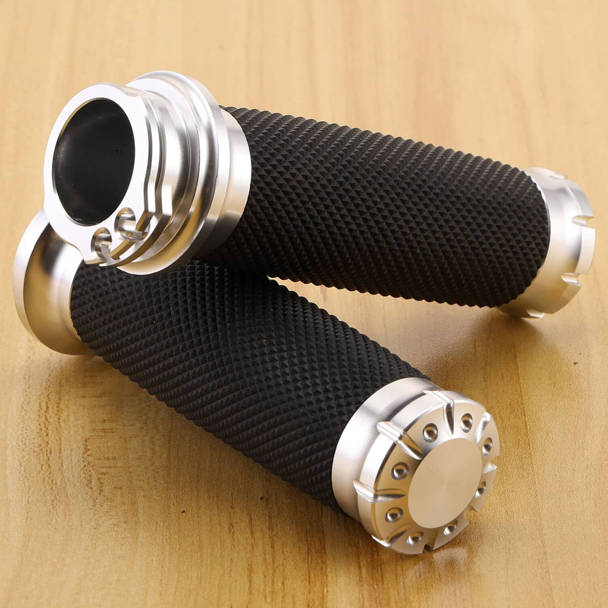 Solidspare 1" Handlebar Hand Grips Motorcycle Chrome for Harley Dyna Sportster XL 1200 883