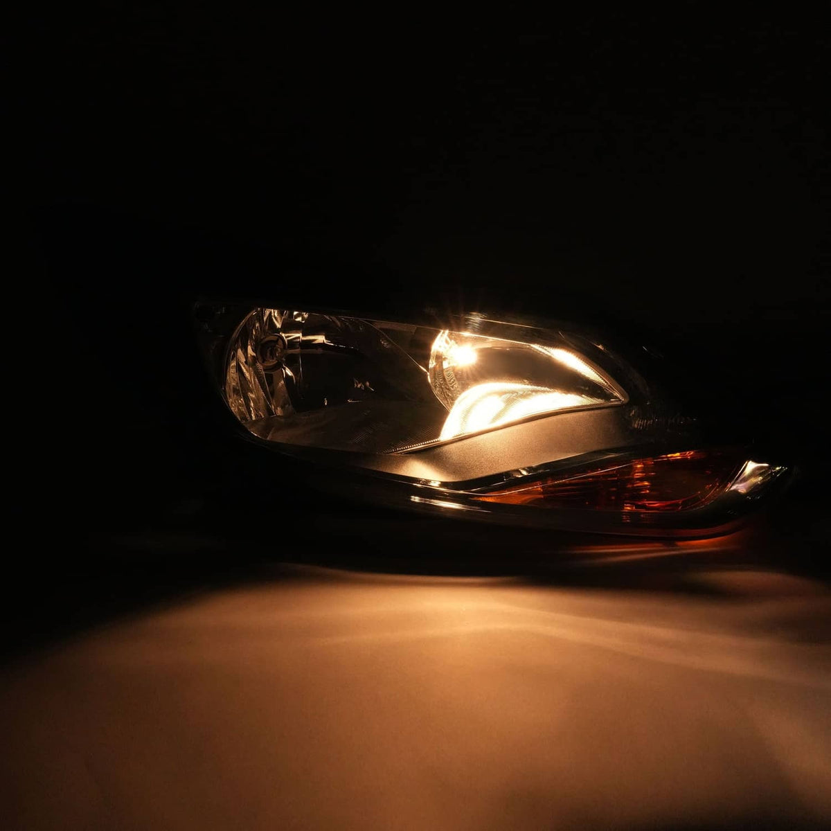 Solid Spare Black Right Passenger Side Headlight Clear Lens Halogen For Ford Focus 2012-2014