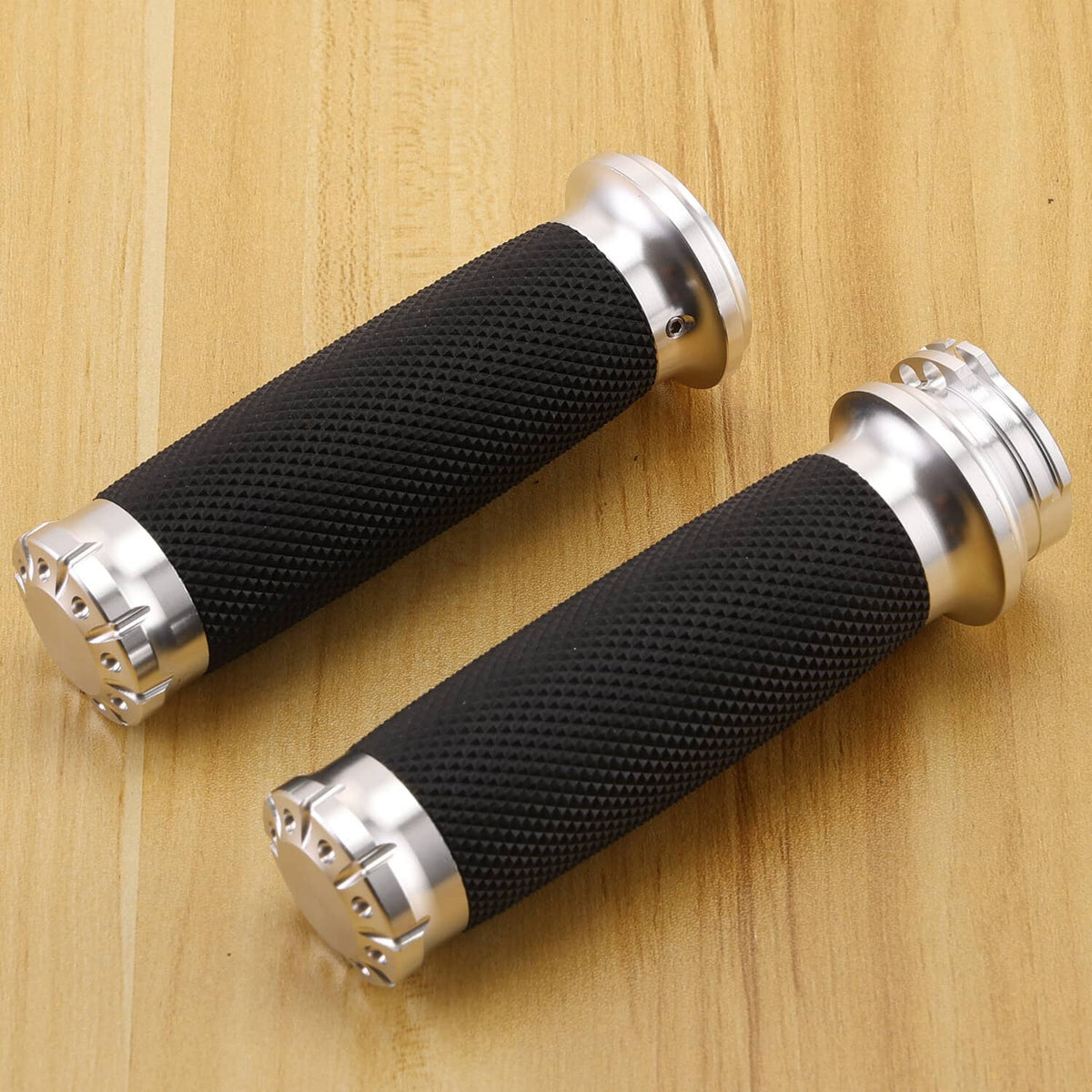 Solidspare 1" Handlebar Hand Grips Motorcycle Chrome for Harley Dyna Sportster XL 1200 883
