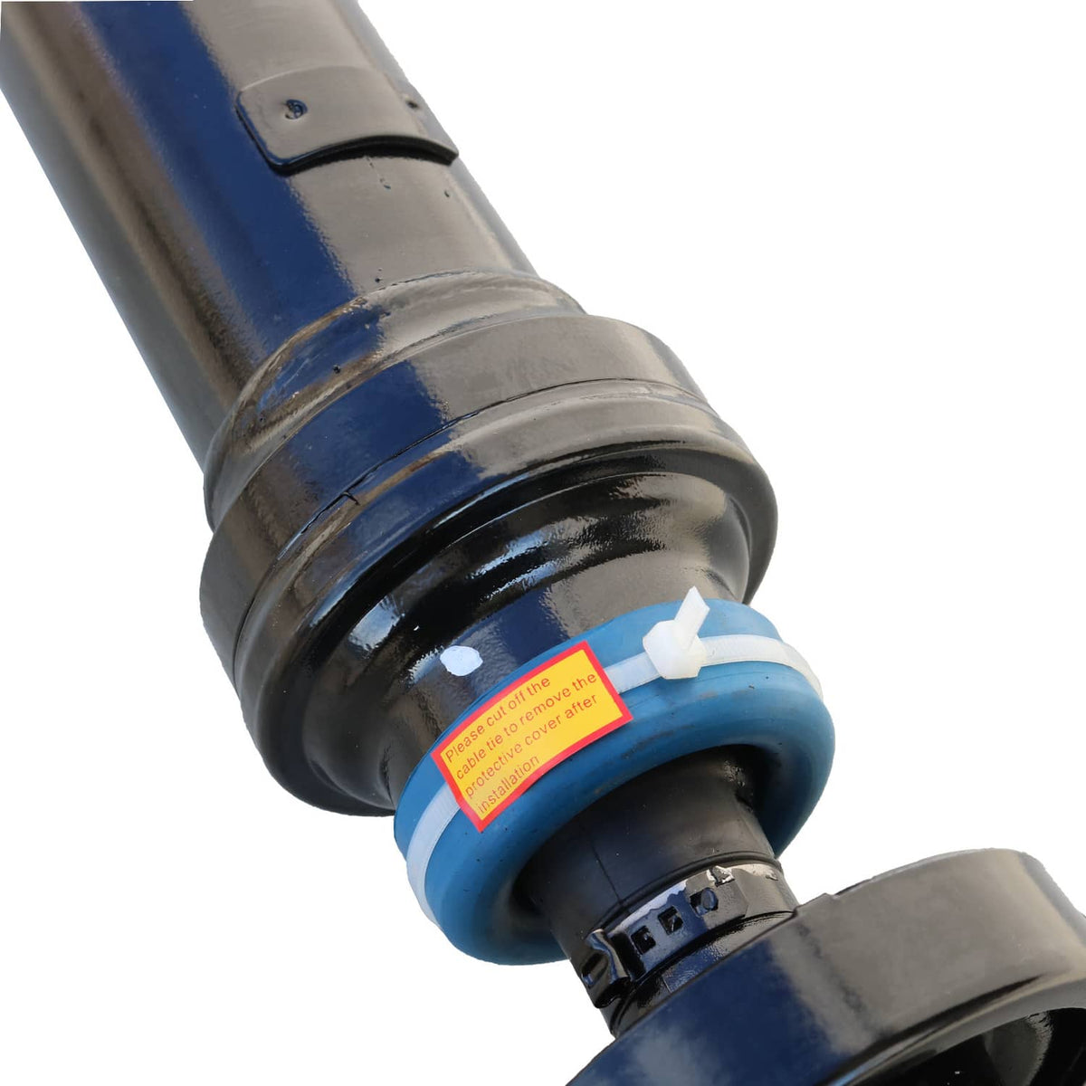 Solidspare NEW Drive Shaft Assembly 7L6521102 For 2003-10 Porsche Cayenne 04-10 VW Touareg